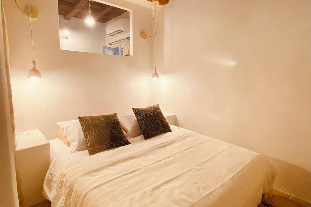 Ganze Wohnung, Charming studio in the historic Citadelle district of Bastia in Bastia, Cap Corse
