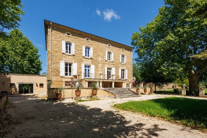 Villa pour 14 personnes, avec Terrasse ainsi que Jardin et Piscine à Orange