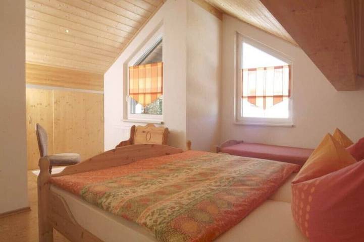 Ferienhaus für 5 Personen, mit Garten und Sauna in Neuhaus am Rennweg - 2