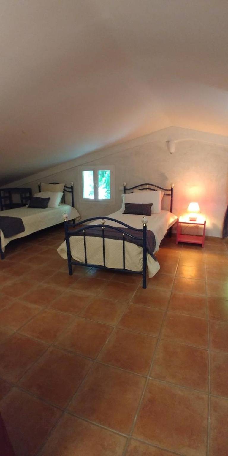 Ganze Wohnung, Ein Teppa - L'albizzia mit Terrasse in Luri, Cap Corse