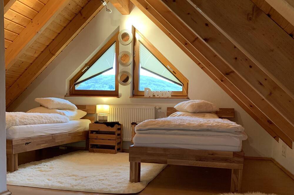 Ganze Wohnung, Moderne, Top gepflegte, große Ferienwohnung im Weserbergland, für 2-6 Personen. in Lauenförde, Landkreis Holzminden