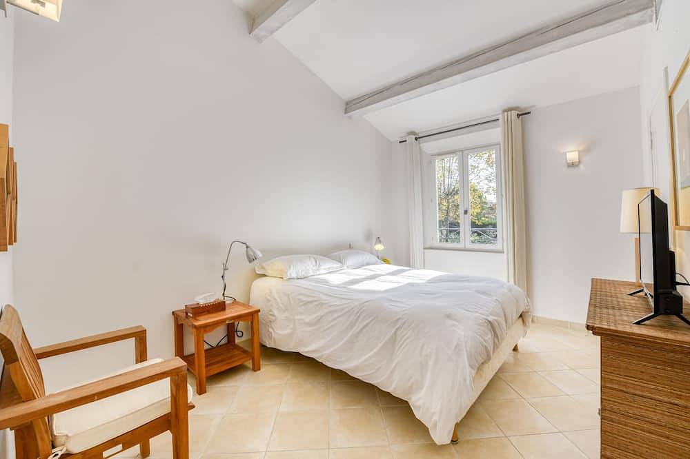 Charmante Villa in einer bewachten Wohnanlage, schönen privaten Pool in Saint-Tropez, Mittelmeerküste (Frankreich)