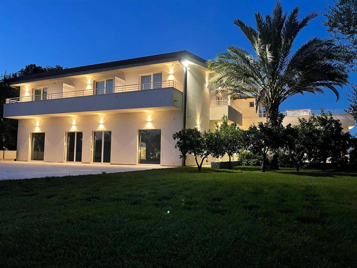 Triple Room with Garden View in Bitetto, Provincia di Bari