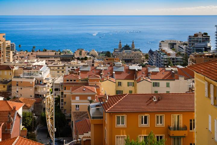Appartamento intero, Appartamento di vacanza 'De luxe Bluesky' con terrazza, balcone e Wi-Fi in Beausoleil, Costa mediterranea (Francia)