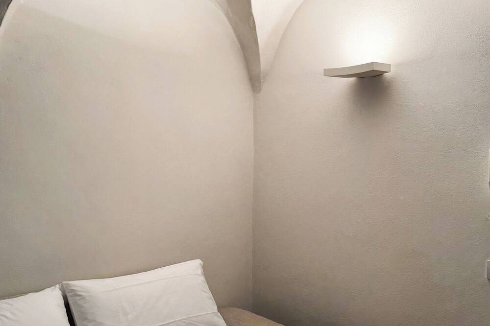 Appartamento intero, City Center Elegant Renovated Tavern in Sondrio (Città), Sondrio