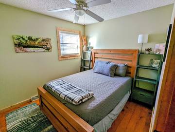 Log Cabin for 8 Guests in Lake of the Ozarks, Ozark Mountains, Picture 1