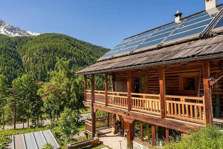 Gîte pour 4 personnes, avec jardin et balcon dans Queyras