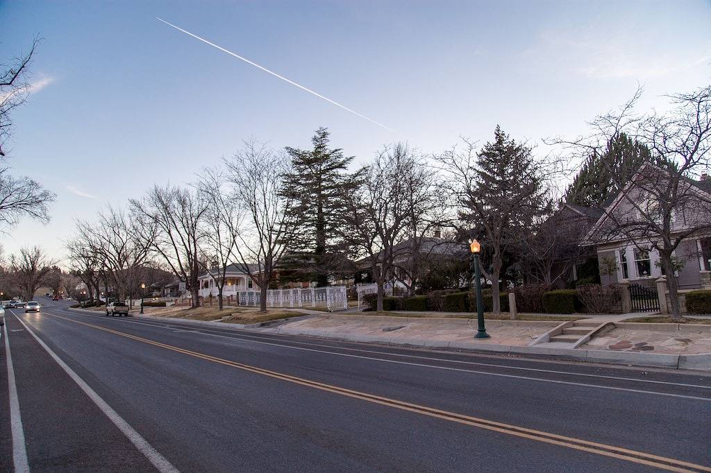 Ganze Wohnung, Malerisches Studio Cottage, Spaziergang in der Innenstadt, Haustiere erlaubt, eingezäunter Hof, überdachte Terrasse in Prescott, Yavapai County