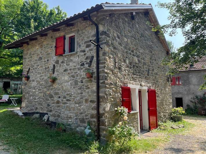 Agriturismo per 4 persone, con panorama e giardino, con animali domestici in Provincia di Modena