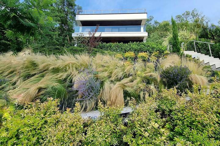Villa für 8 Personen, mit Balkon und Whirlpool sowie Garten am Balaton