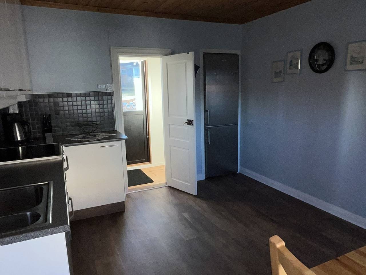 Rot-Weisses Ferienhaus im Småländischen Hochland in Jönköpings län