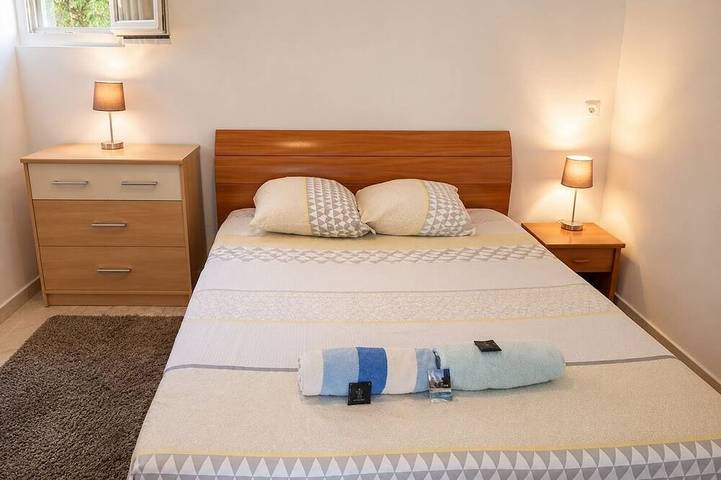 Location de vacances pour 3 personnes, avec jardin ainsi que terrasse et piscine à Ansouis - 2