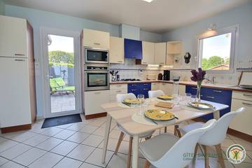 Gîte pour 4 personnes, avec terrasse et jardin à Évran