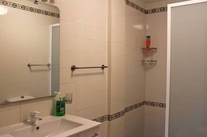 Ganze Wohnung, Modernes 1-Bett-Apartment mit atemberaubendem Blick auf die Villamartin Plaza in Brisas y Golf, Orihuela