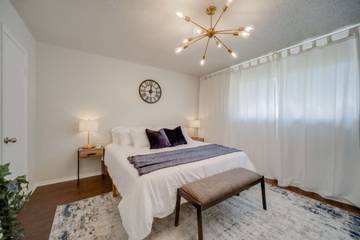 Vacation Rental for 10 Guests in Plano, Collin County, Picture 2