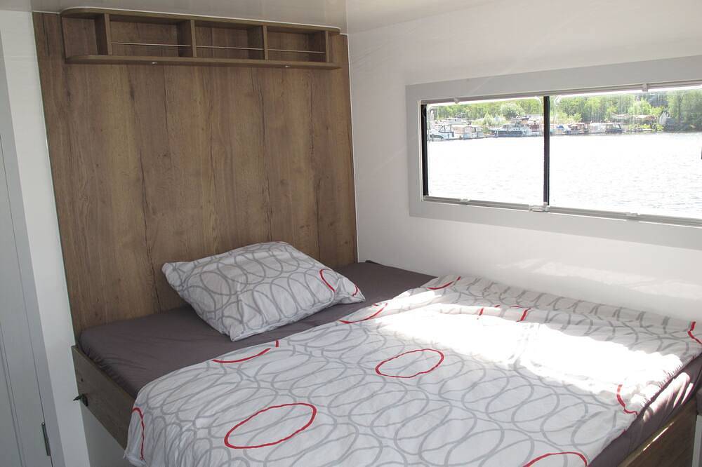Ganze Wohnung, Hausboot für 4 Gäste mit 25m² in Hennigsdorf in Hennigsdorf, Ruppiner Seenland
