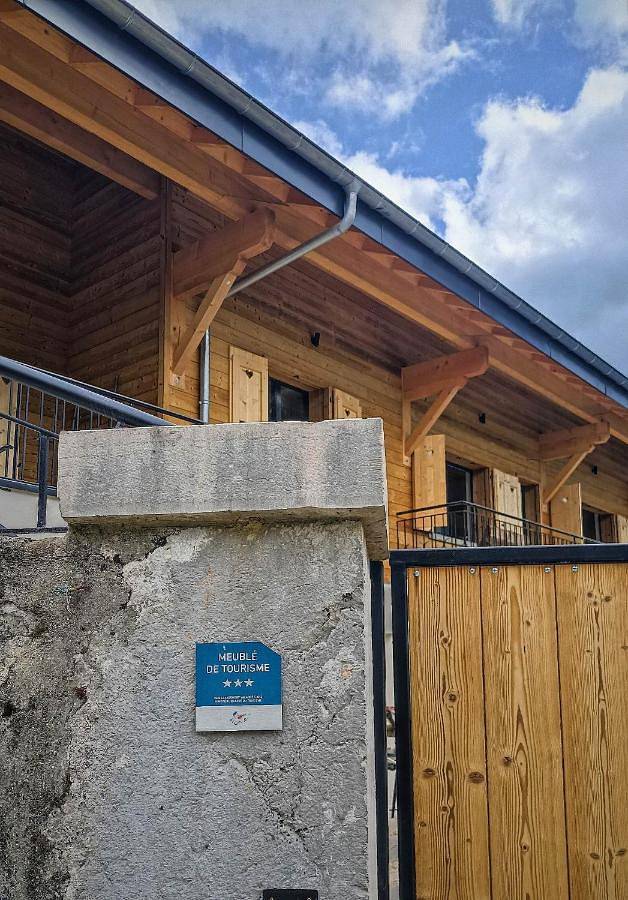 Gîte pour 4 personnes, avec piscine et jardin ainsi que terrasse et vue, animaux acceptés à Lathuile - 4