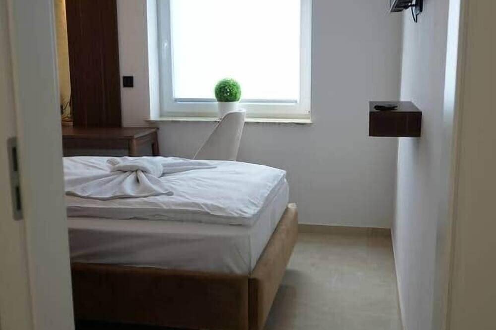 Ganze Wohnung, Modernes Apartment | Balkon | 3 Schlafzimmer | Parkplatz in Berenbostel, Garbsen