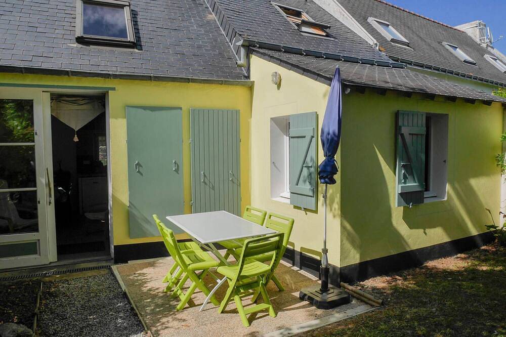 Maison de 2 chambres à Locmaria, jardin clos, plage à 800m, Bbq, animaux acceptés in Locmaria, Côte des Mégalithes
