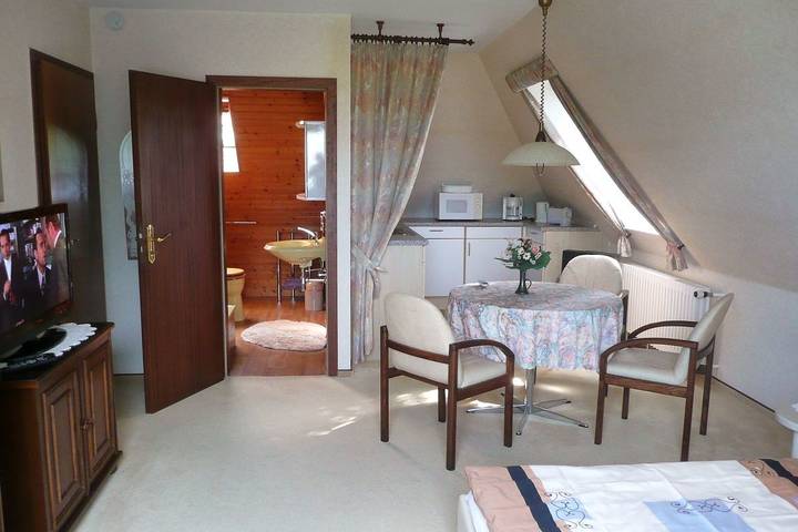 Ferienwohnung für 2 Personen, mit Balkon/Terrasse und Terrasse sowie Garten und Seeblick in der Husumer Bucht - 3