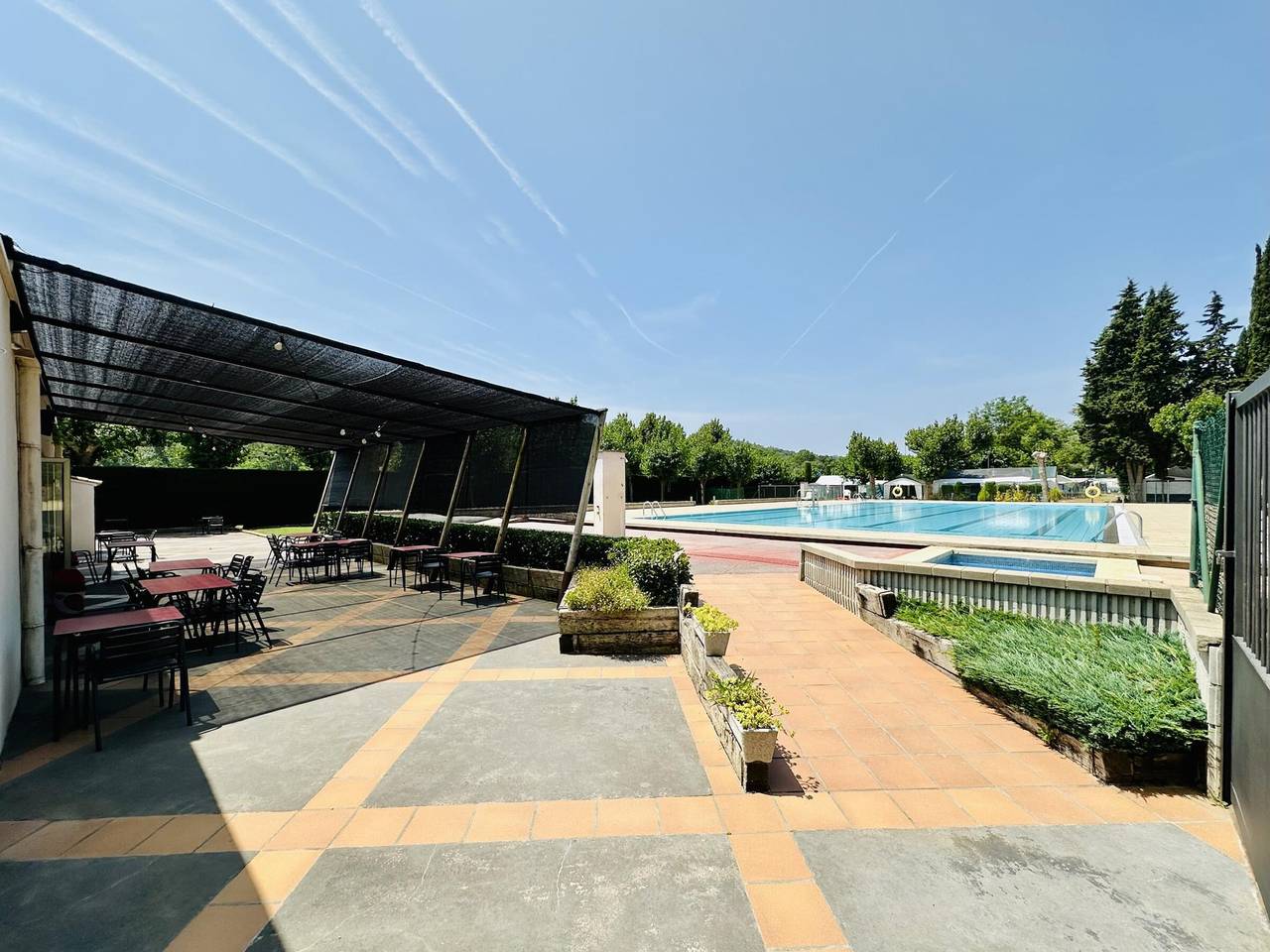 Komfortabler Bungalow mit Pool, in Strandnähe in Llagostera, Costa Brava