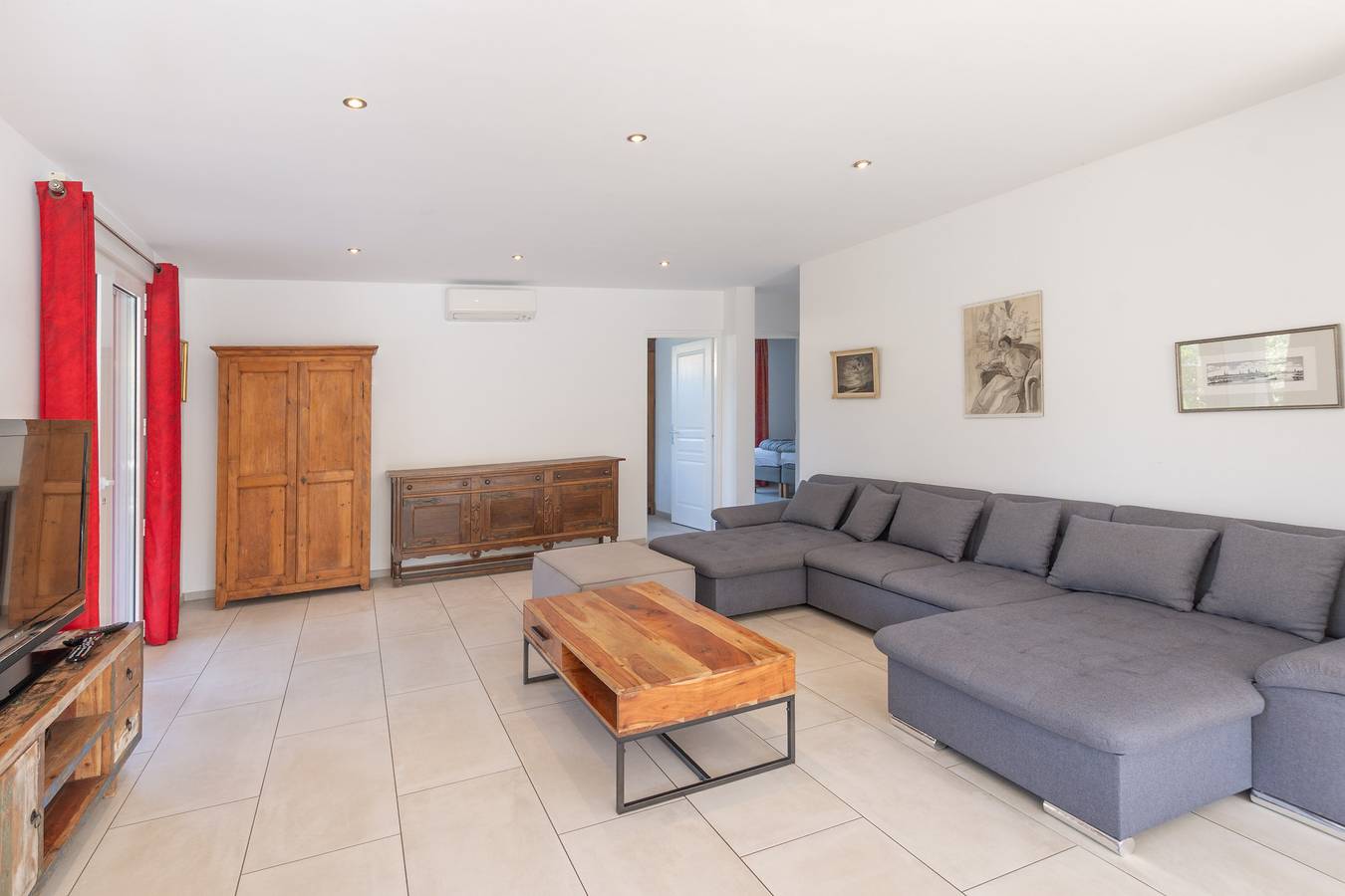 Maison de vacances 'Luminières 2' avec vue sur la montagne, Wi-Fi et climatisation in Les Salelles, Parc naturel régional des Monts d'Ardèche