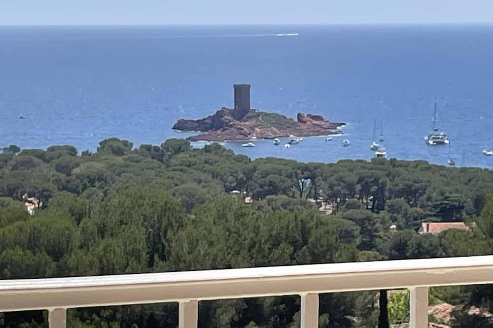 Ganze Wohnung, Sublime Meerblick - Zugang zu allen Pools angeboten  Sehr komfortabel und sauber in Le Dramont, Saint-Raphaël