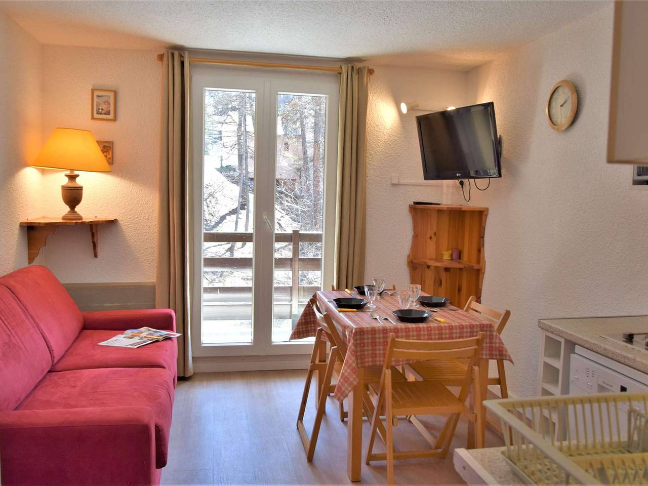 Apartamento entero, Estudio con zona de montaña tranquilo, 4 pers, parking, Risoul 1850 in Station de Risoul, Risoul