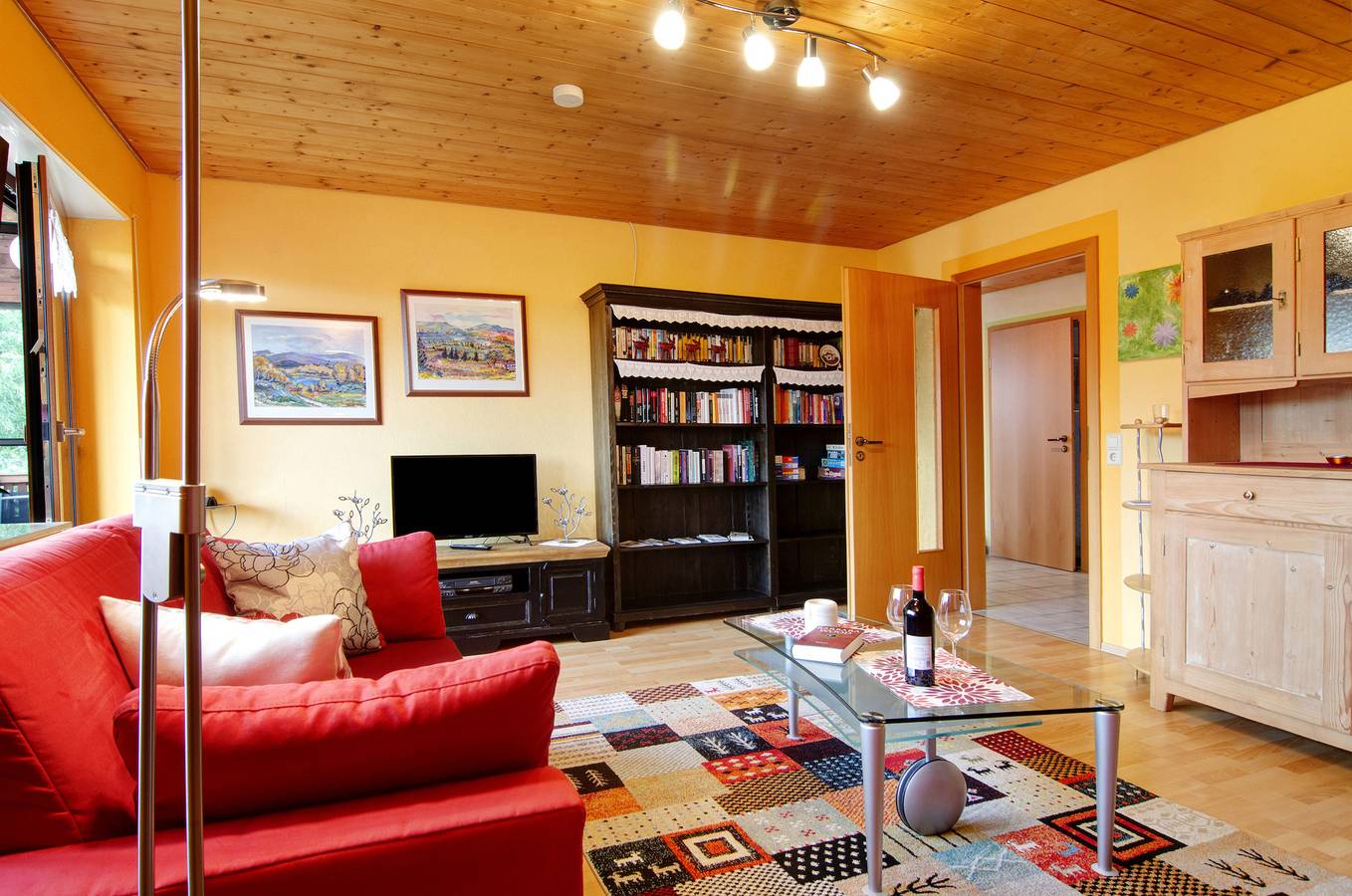Ολόκληρο το διαμέρισμα, Apartment 'Ferienwohnung Schank' with Private Garden, Balcony and Wi-Fi in Sauldorf, Region Bodensee-Oberschwaben