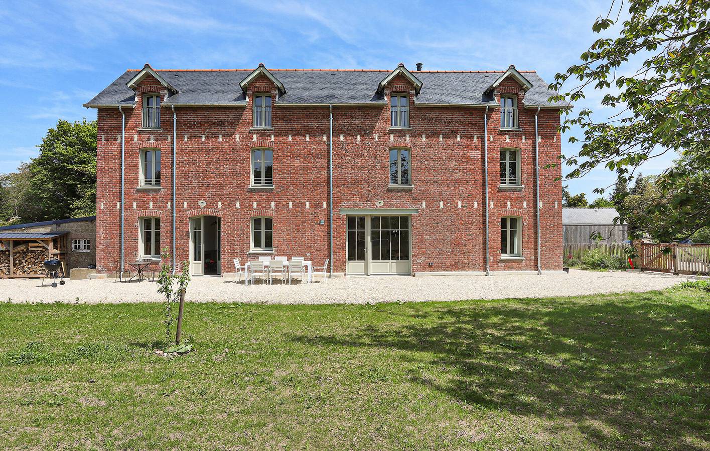 Appartement en bord de mer avec jardin et parking, à 900 m de Grève de Garel in Le Minihic-sur-Rance, Région de Saint-Malo
