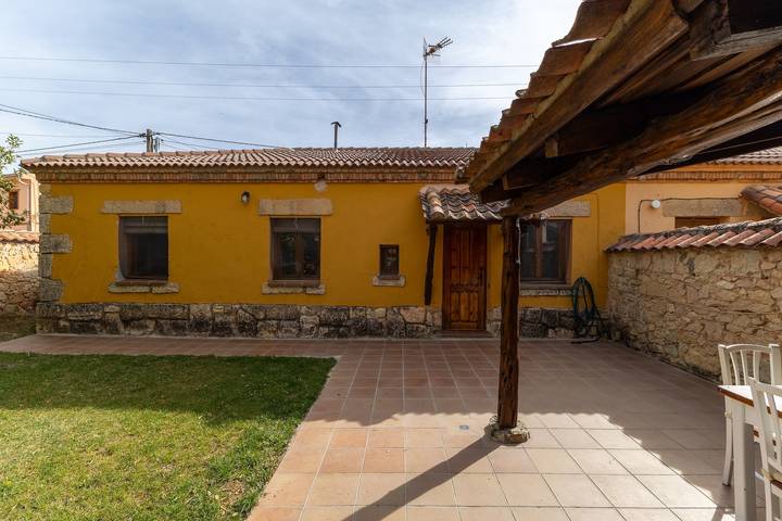 Casa rural para 6 personas, con Jardín en Provincia de Segovia