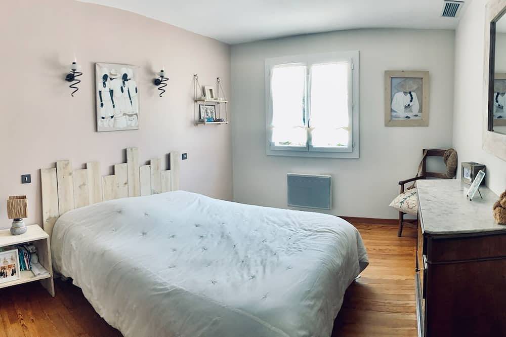 House under the pines with private pool, 10 min from Carcassonne in Ventenac-Cabardès, Carcassonne region