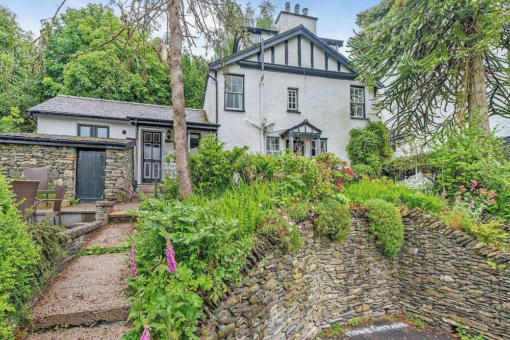 3 bedroom accommodation in Bowness-on-Windermere in Bowness-on-Windermere, Lake District