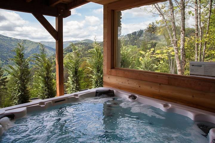 Chalet pour 8 personnes, avec jardin ainsi que sauna et jacuzzi