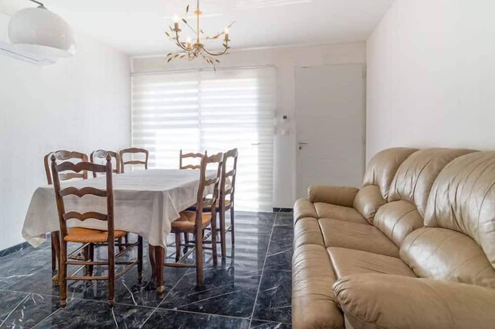 Agréable Location Saisonnière in Châteaurenard, Arles en omgeving