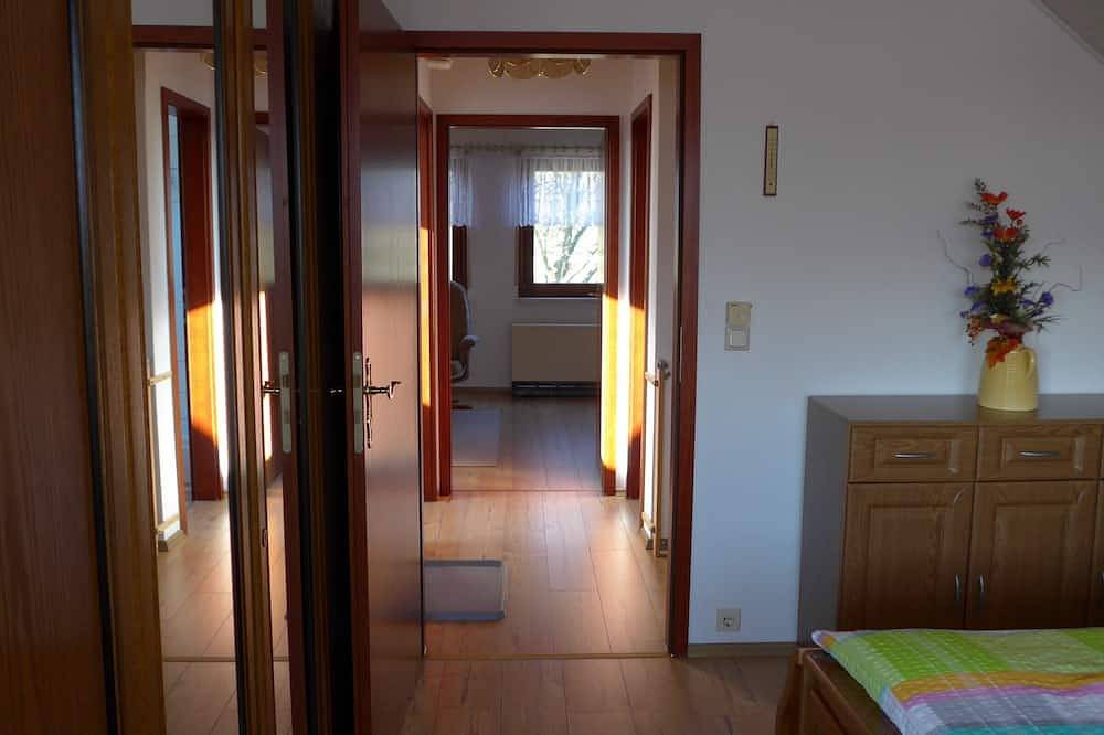 Ganze Wohnung, 3 Sterne Wohnung mit Pool, familienfreundlich, mit Hund, Seenähe in toller Natur in Crussow, Angermünde