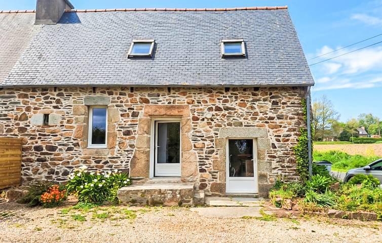 Location de vacances pour 2 personnes, avec jardin à Rospez