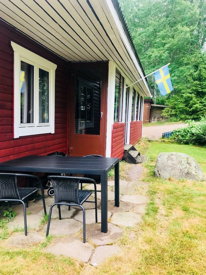 Hus för 6 Personer med trädgård in Hultsfred