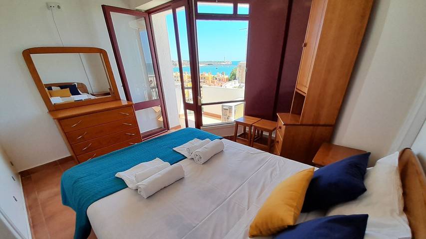 Ganze Wohnung, Ferienwohnung für 4 Personen mit Balkon in Praia da Rocha, Portimão