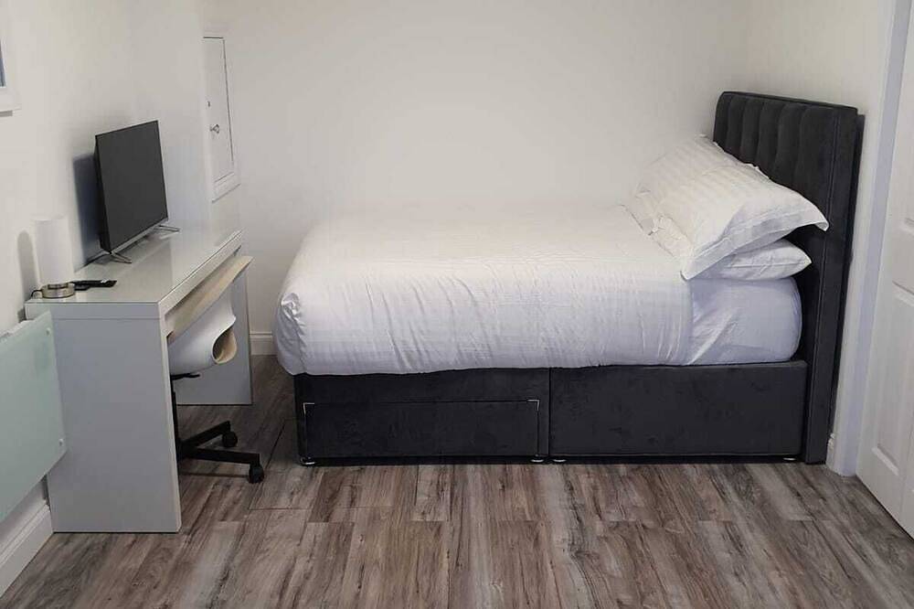 Apartamento entero, It a one bedroom studio apartment with a free parking and close to train station in Bexley, Londres