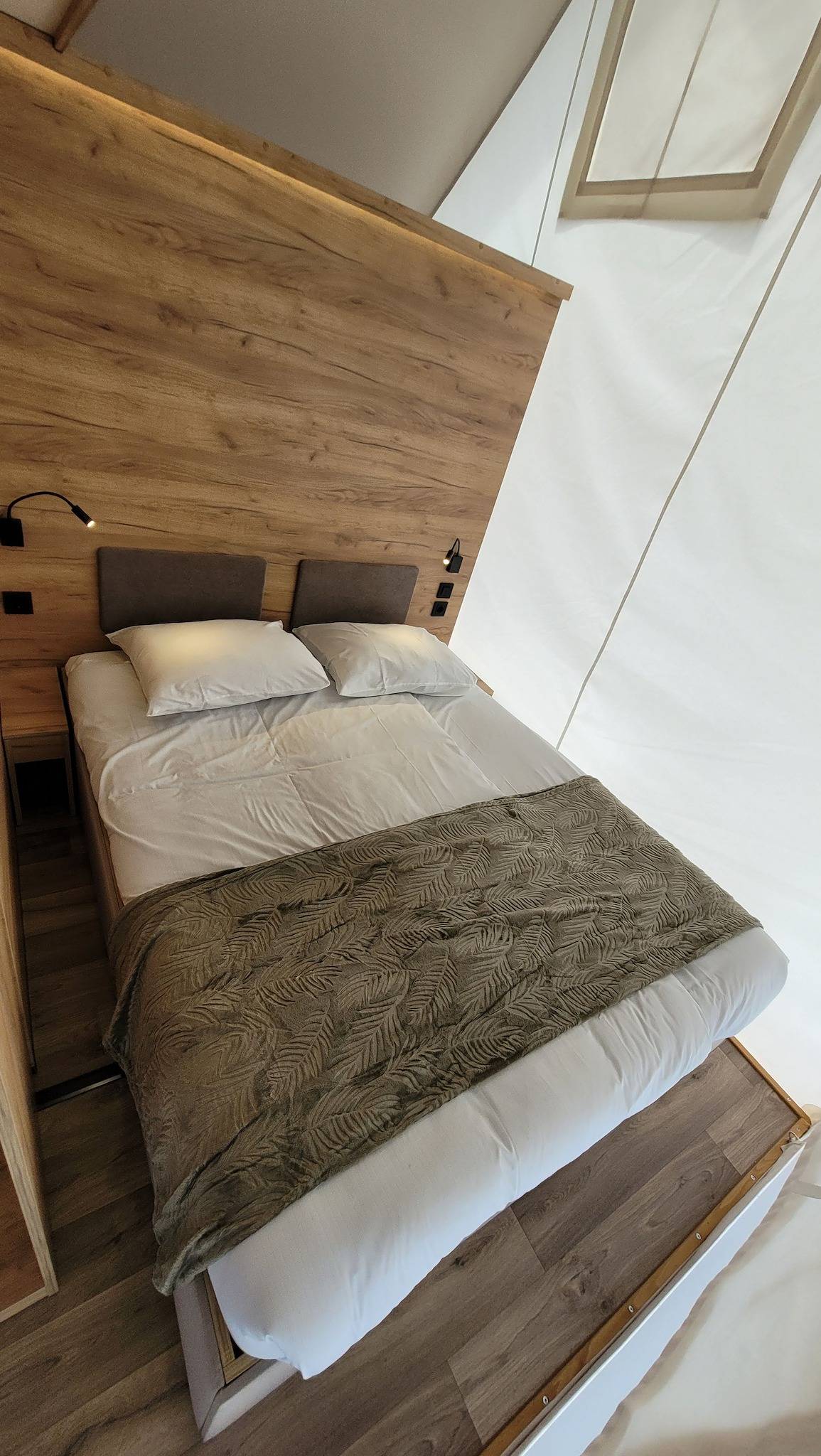 Europarcs Poort van Maastricht — Glampingtent Luxe 4 in Hoge Kempen