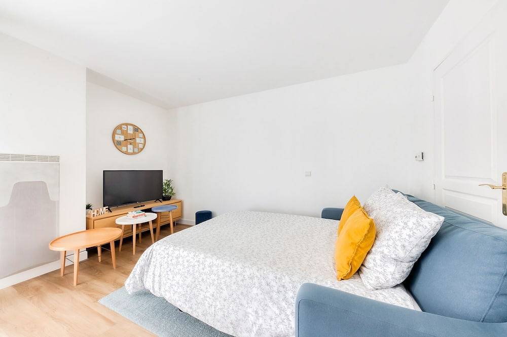 Entire apartment, Cosy Appt with Terrace 5 min. Disneyland in Montévrain, Seine-et-Marne