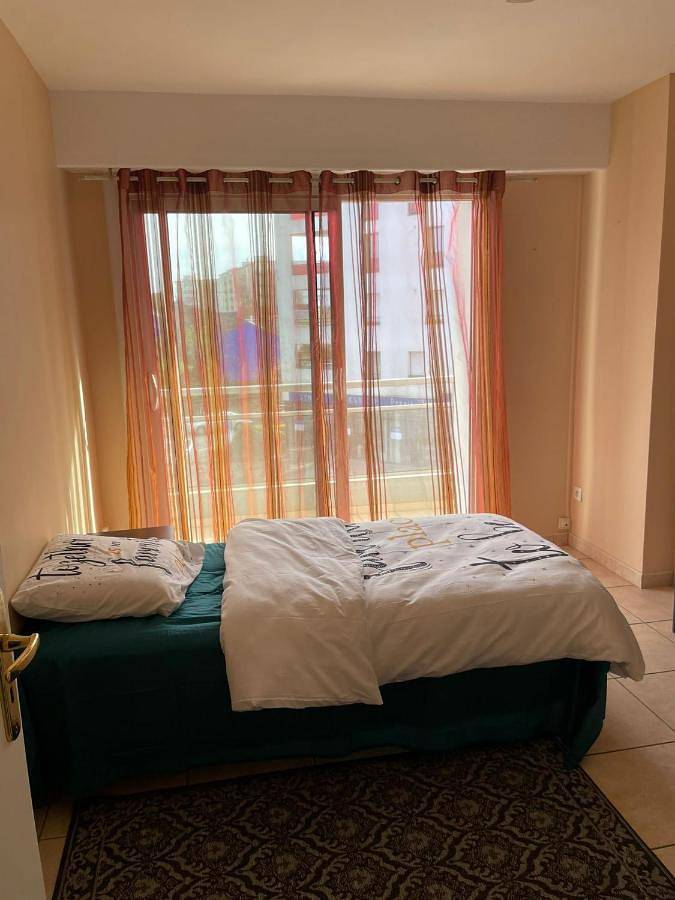 Appartement entier, Three-Bedroom Apartment in Saint-Herblain, Région de Nantes