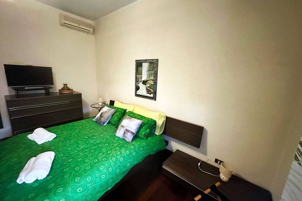 La Casa Di Fred in Ostia, Roma