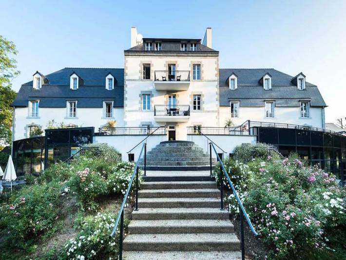 Appartement de vacances pour 4 personnes, avec terrasse et sauna ainsi que piscine et jacuzzi, adapté aux familles