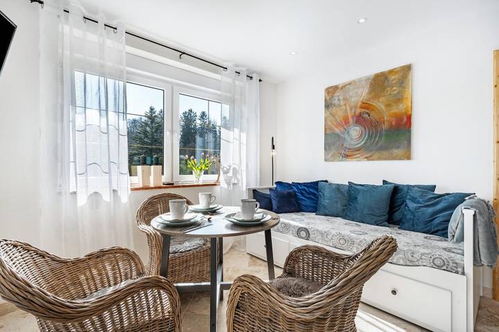 Apartamento entero, Apartamento 'Am Miriquidi' con vistas a la montaña, terraza compartida y Wi-Fi in Marienberg, Montes Metálicos