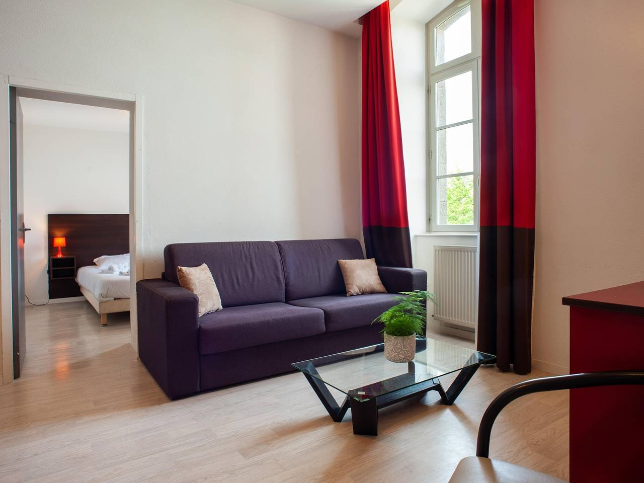 Apartamento entero, Retiro, piscina climatizada y 2 habitaciones. in Dinan, Región de Dinan