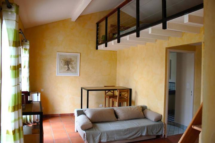 Appartement de vacances pour 3 personnes, avec Terrasse ainsi que Jardin et Vue