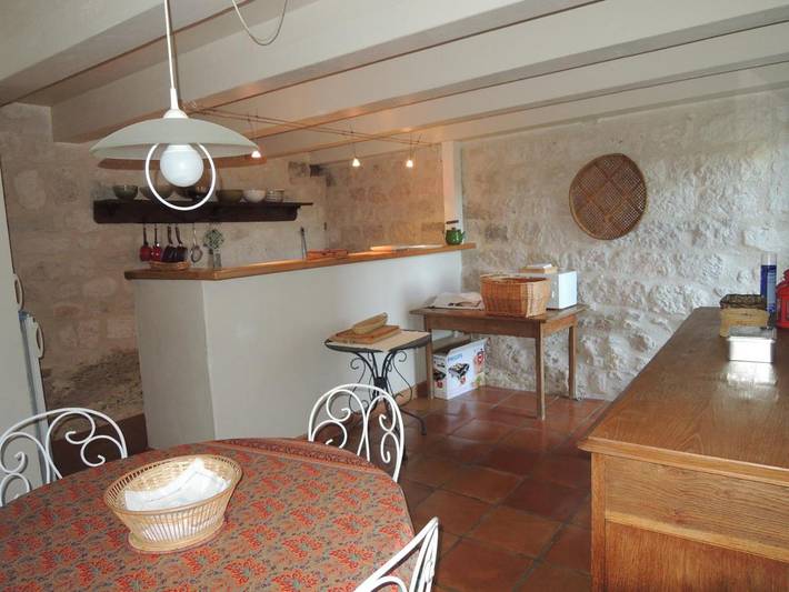 Location de vacances pour 6 personnes, avec jardin ainsi que vue et piscine, animaux acceptés à Montjoi - 3