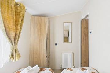 Static Caravan for 4 People in Havenstreet and Ashey, Isle of Wight, Photo 4